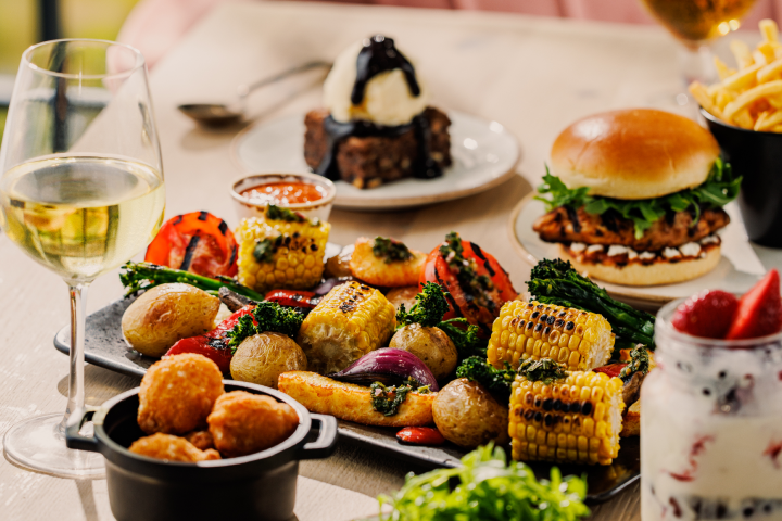 lunchtime deals at Bar + Block